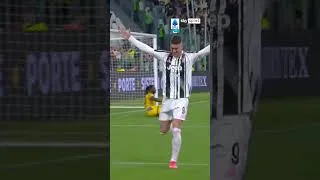 Juventus-Udinese, Dusan Vlahovic chiude la partita con un perfetto sinistro incrociato all'angolino