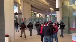 Ultras Bari hanno sfondato la porta &amp; confronto con Longo e Di Cesari dopo la partita , 15/02/2026